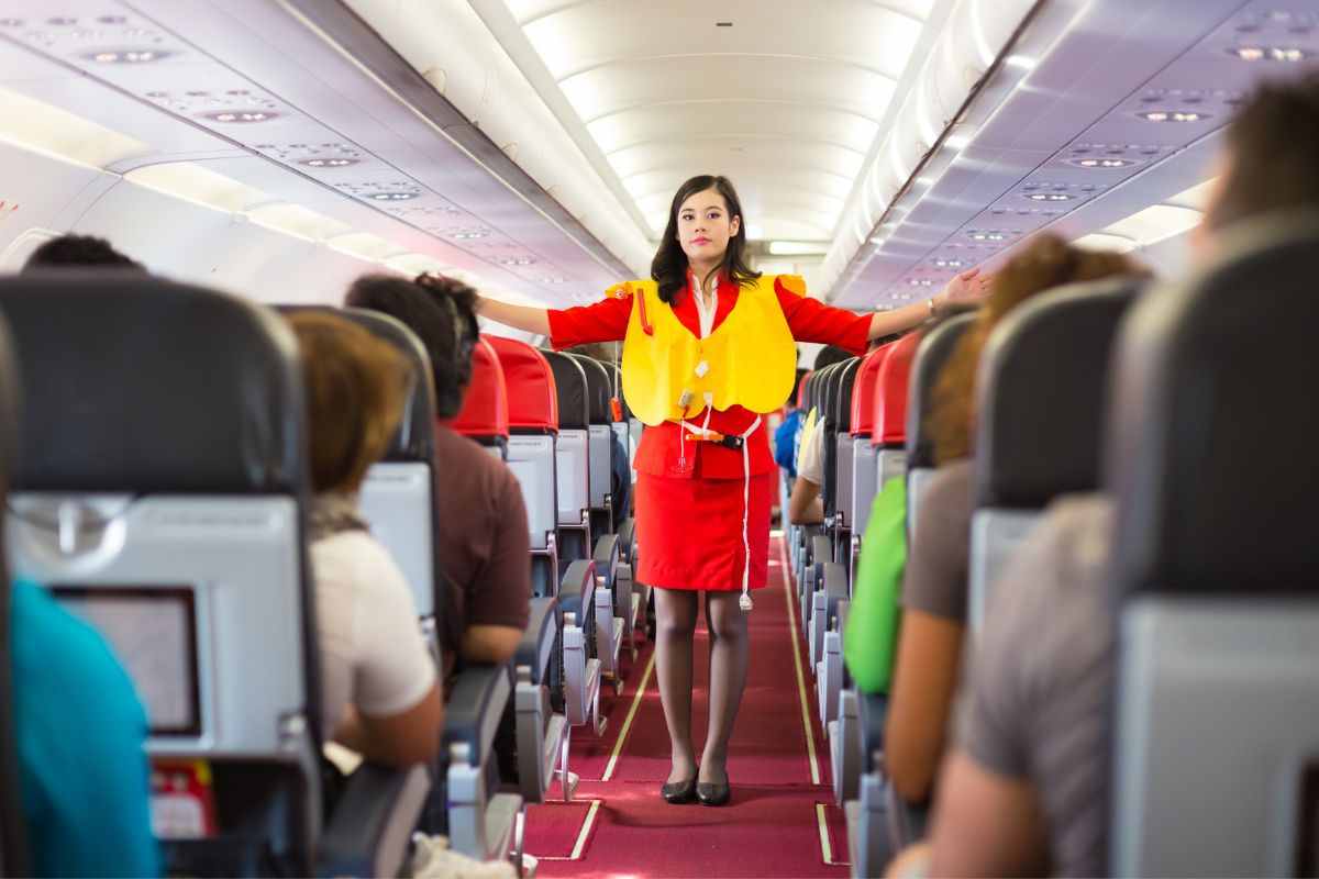 La sindrome che colpisce le hostess di volo: tutti i sintomi che potrebbero presentarsi