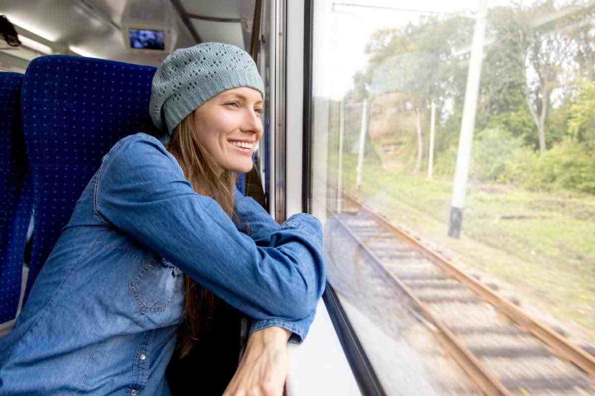 Lungo viaggio a bordo del treno: cosa indossare e cosa evitare