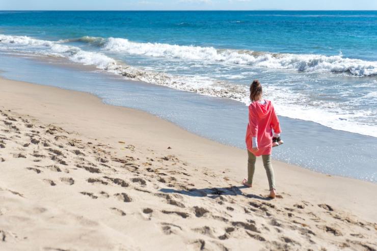 Cosa è il beach walking: quando praticarlo e i benefici
