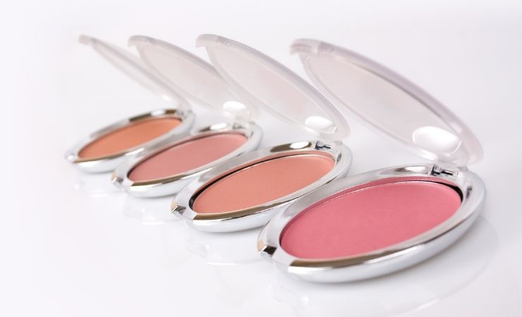 Come applicare il blush in base alla forma del viso