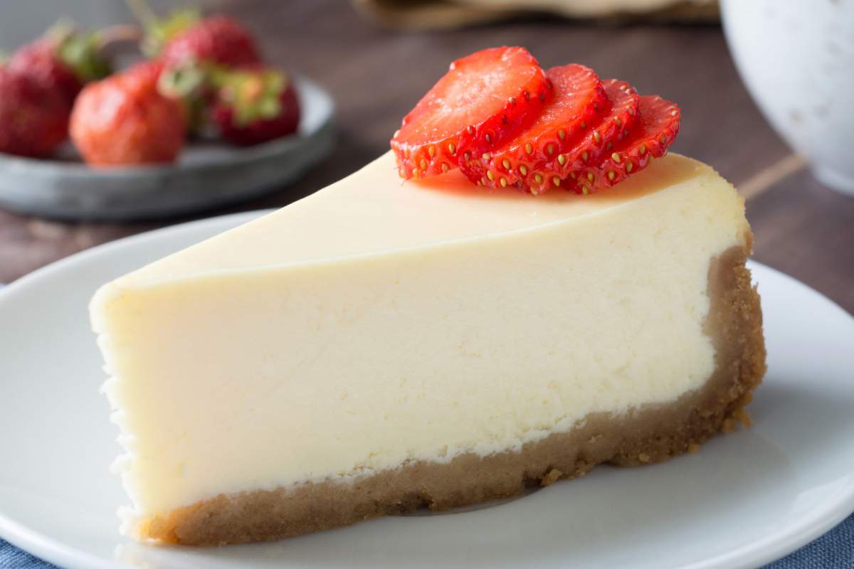 Light e delicata, perfetta anche a dieta: la cheesecake dell’estate si prepara così
