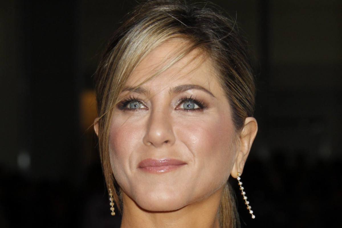 Jennifer Aniston, il suo allenamento che la tiene “più in forma di quando aveva 20 anni”: semplici regole che donano splendore