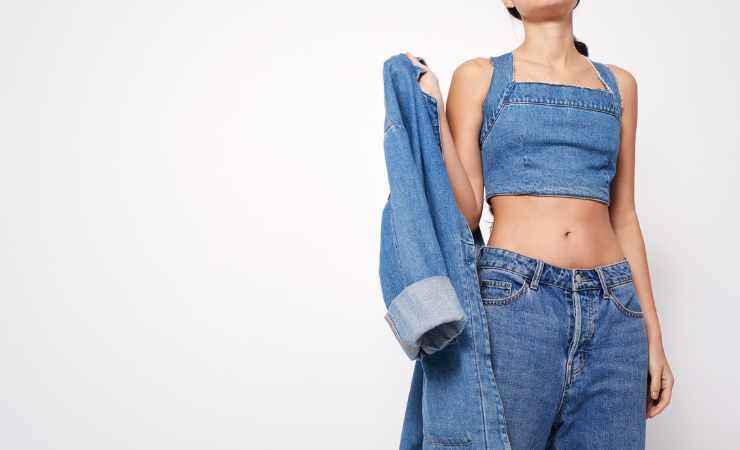 Look con top in denim, i migliori abbinamenti