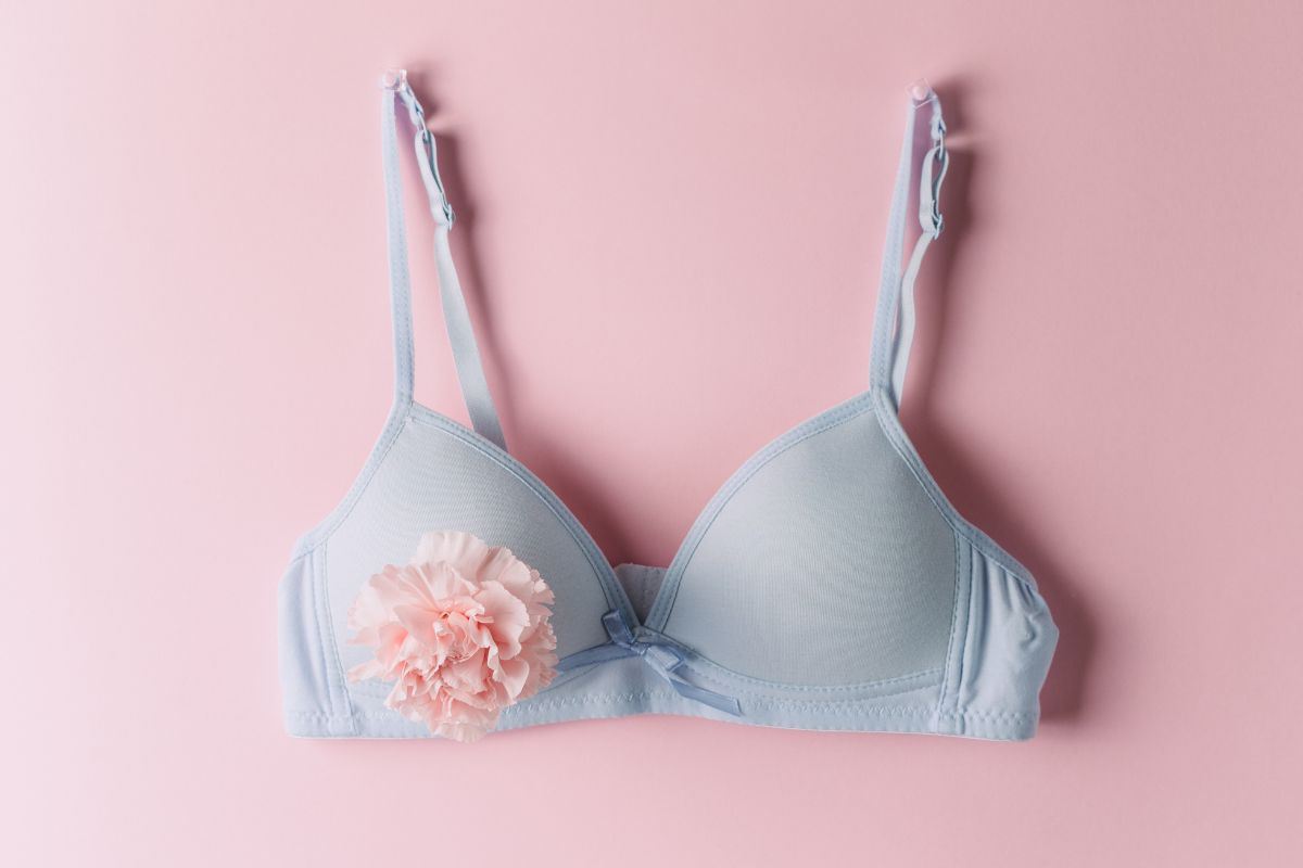 Quanto si può indossare un reggiseno prima di metterlo a lavare? Cosa si rischia se si aspetta troppo tempo