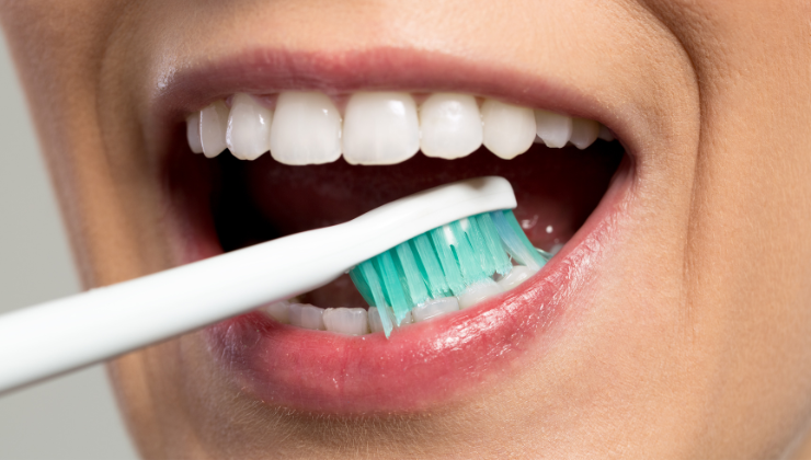 Come pulire lo spazzolino da denti