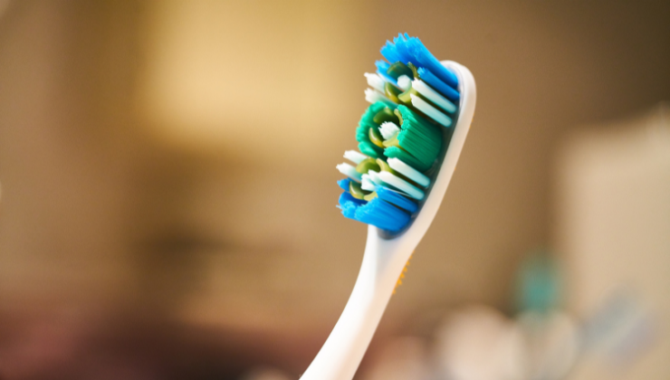 Come pulire lo spazzolino da denti