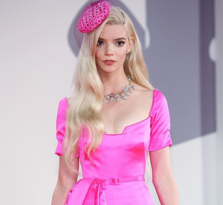 Lo stile Barbiecore invade le sfilate: i runways più significativi 