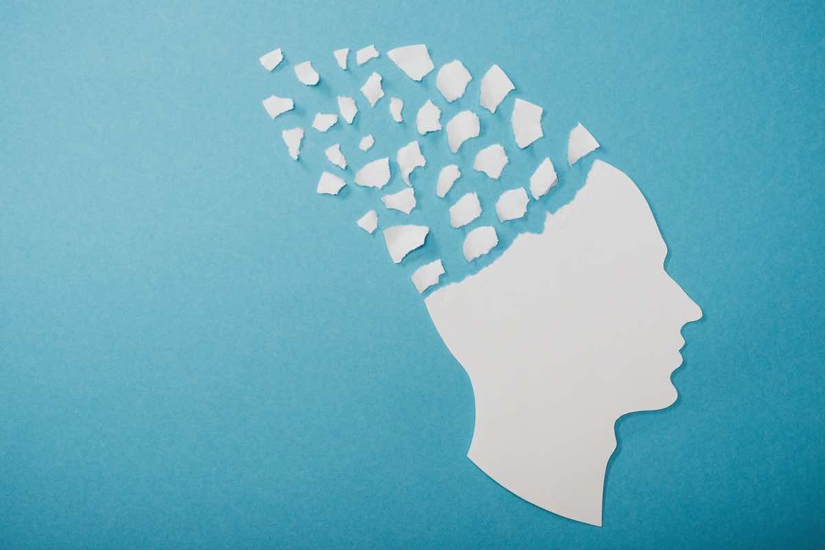 Alzheimer, le donne che assumono questo farmaco sono in maggior pericolo: novità importanti