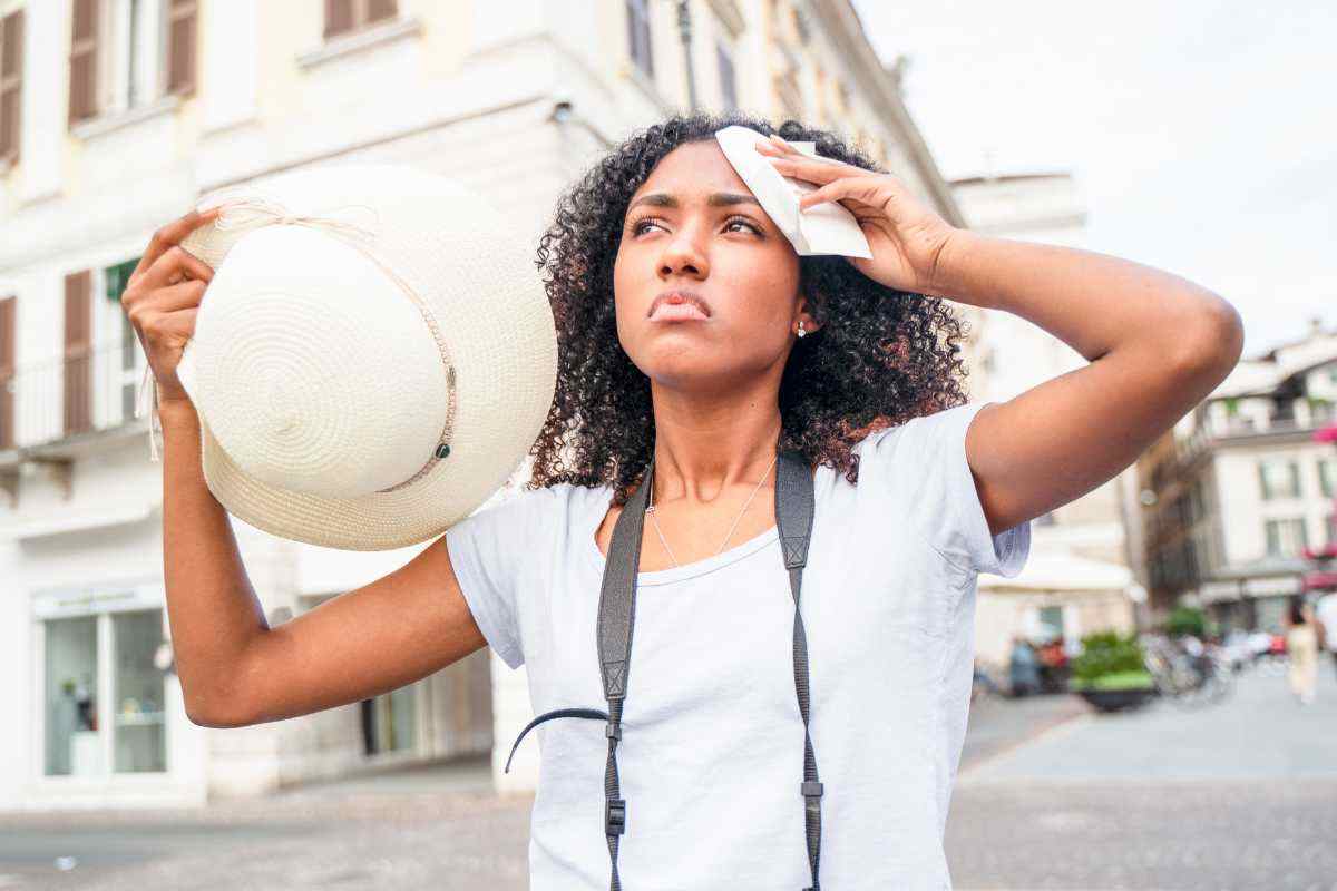 Colpo di sole o colpo di calore: quali sono le differenze, come riconoscerli ed intervenire nel modo corretto