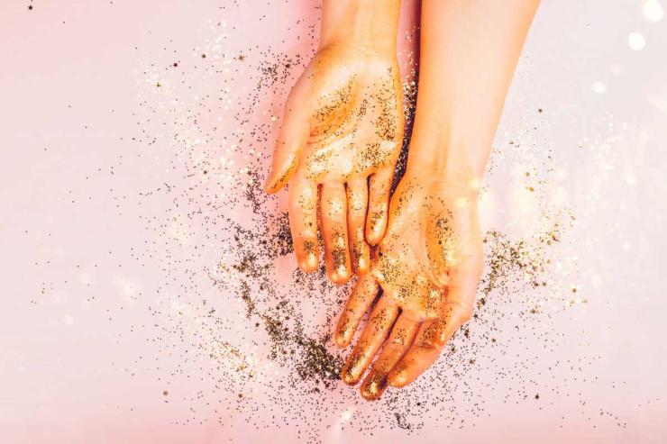 Come preparare lo spray di glitter