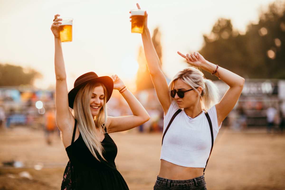 Look da Festival, non solo lo stile boho: come vestirsi per un concerto estivo