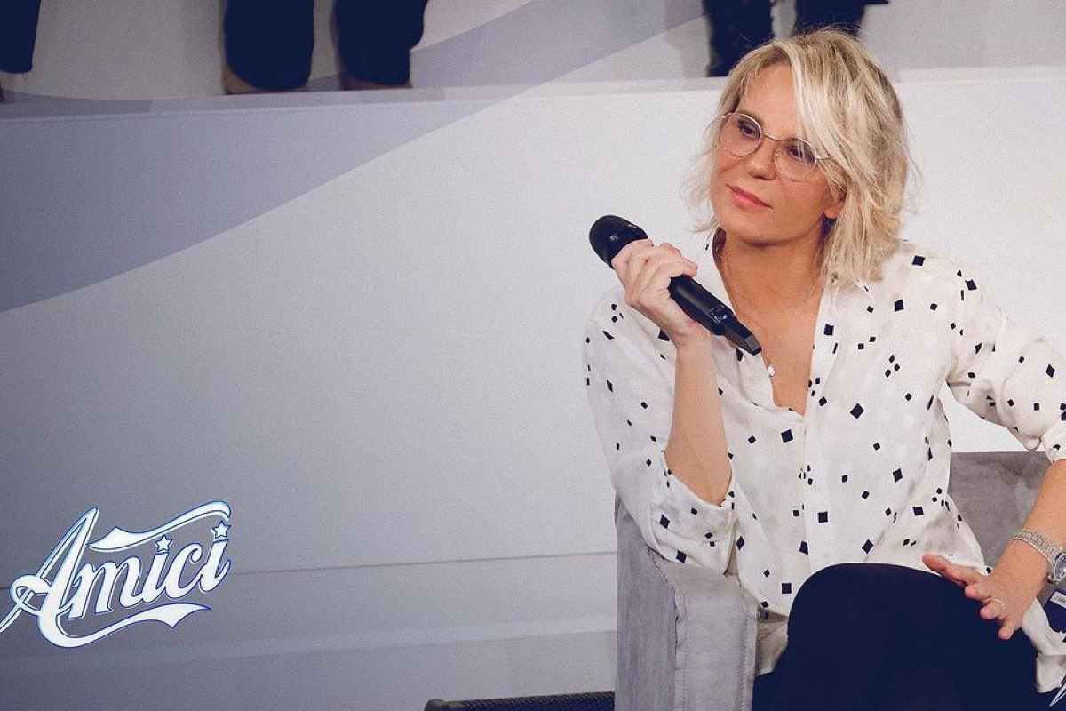 Amici, Maria De Filippi dovrà dire addio alla grande protagonista del talent: lascia la prof più amata