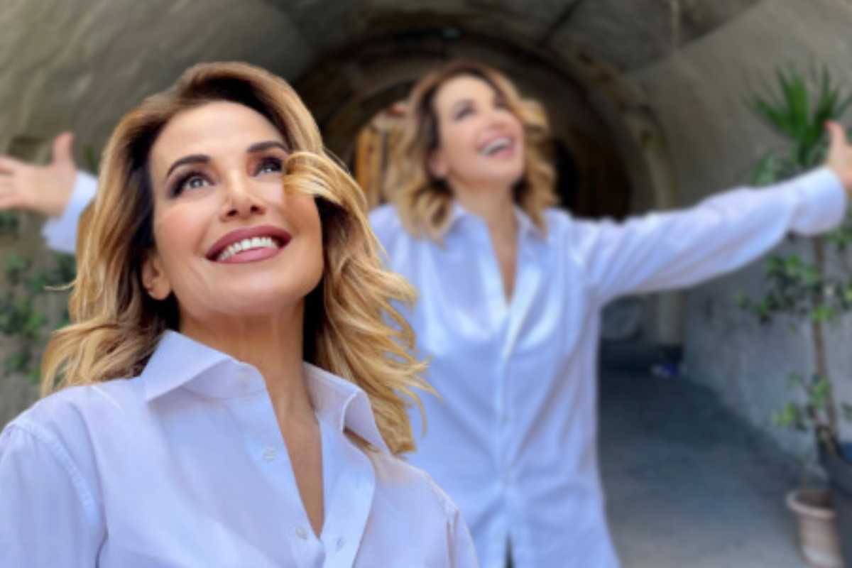 Barbara D’Urso lontana dalla tv ritrova il sorriso: la foto con Nunzia diventa virale