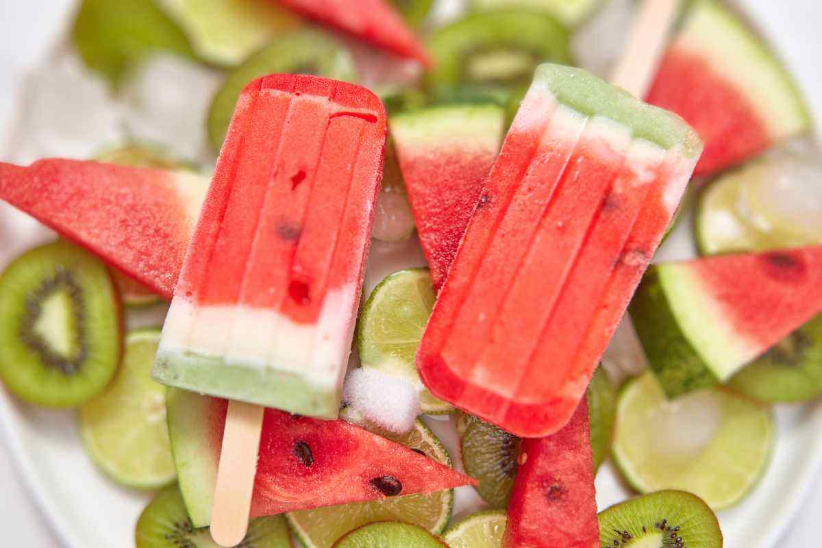 Kiwi, yougurt e anguria: tre ingredienti per il ghiacciolo più fresco dell’estate