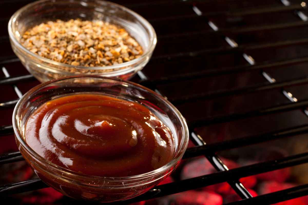 Salsa barbecue fai da te: ecco tutti gli ingredienti della ricetta originale