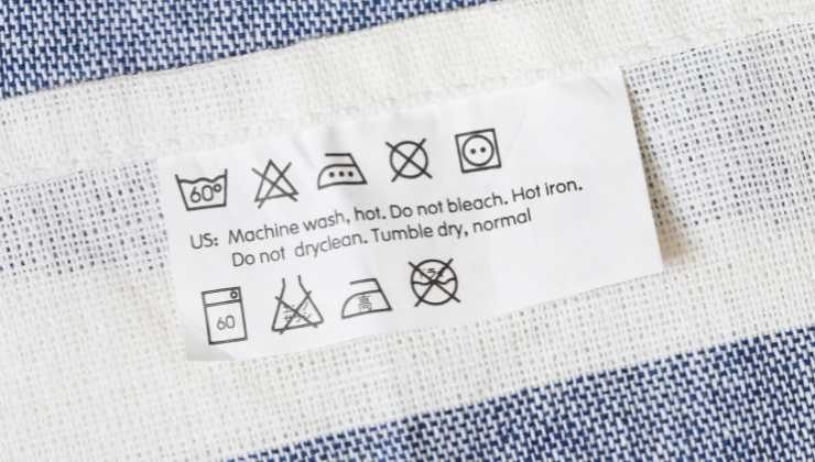 Lavare i capi in lavatrice: non dimenticare di leggere le etichette