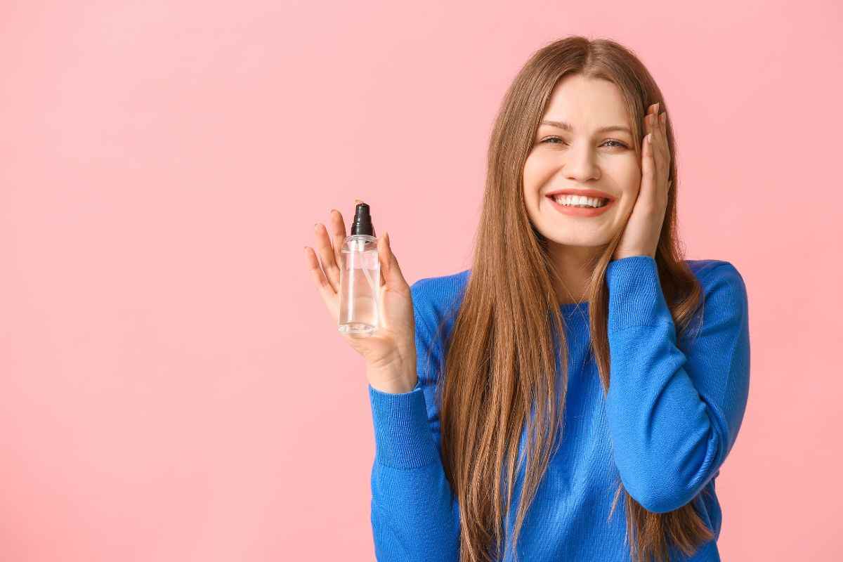 Tre spray fai da te per proteggere i capelli in estate: sani e forti anche dopo il mare