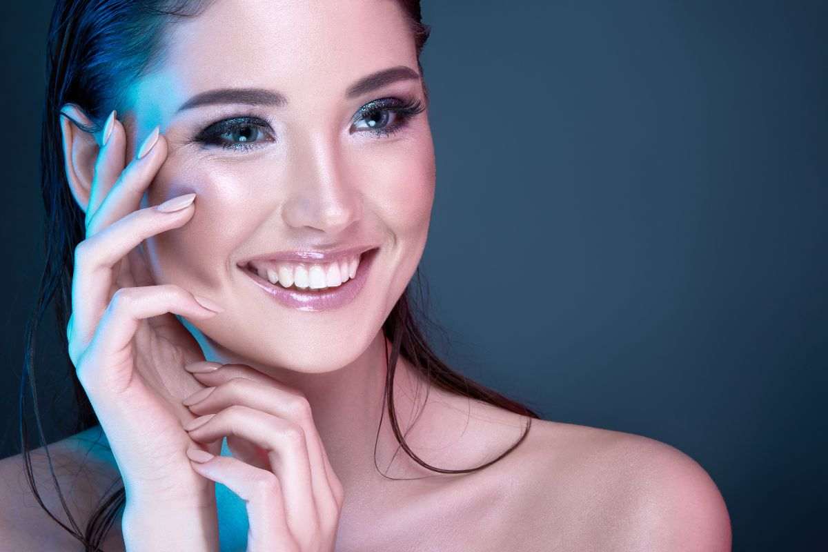 Trucco effetto lifting perfetto da fare a casa: 5 semplici mosse per un risultato incredibile