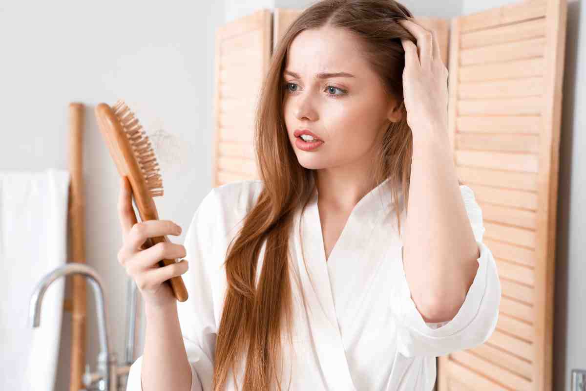 I capelli cadono soprattutto dopo lo shampoo? Controlla gli ingredienti, se trovi uno di questi cambialo all’istante
