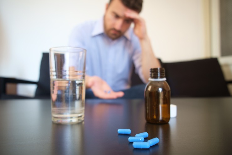 Dipendenza da cortisone e alcol: i rischi