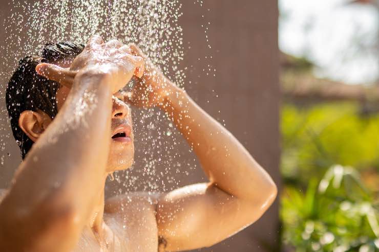 Piscina: l'importanza della doccia dopo il bagno