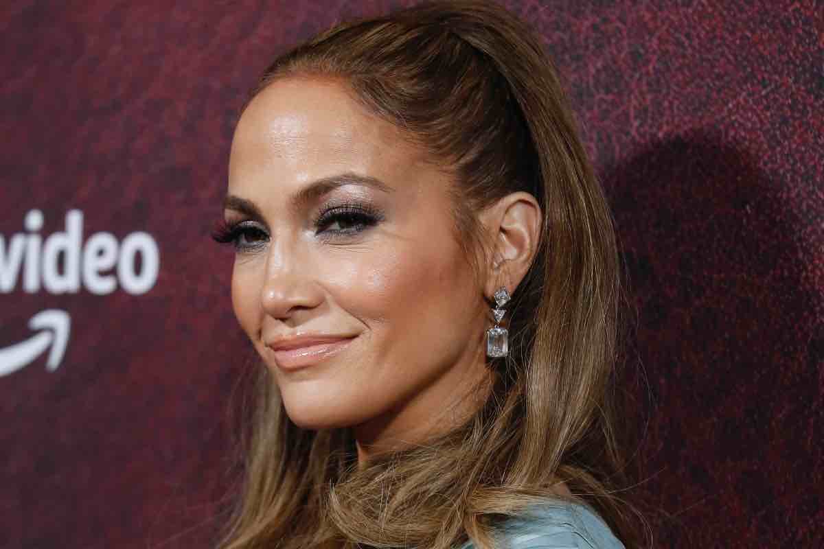 Ciglia lunghissime come Jennifer Lopez: il segreto del suo mascara