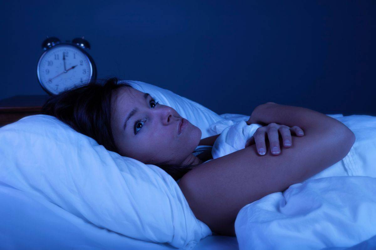 Insonnia in vacanza: con un trucco geniale bastano 2 minuti per addormentarsi