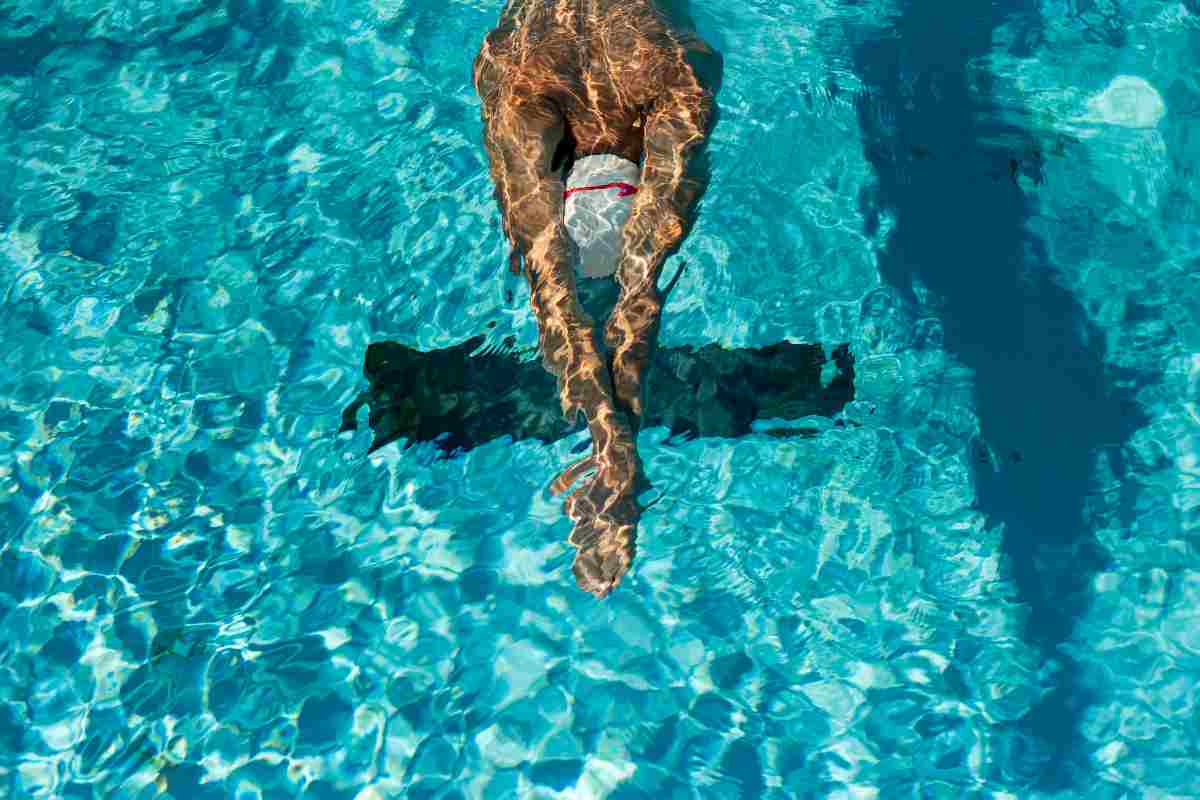 Tonificare il corpo, il nuoto è una mano santa: lo stile migliore per farlo