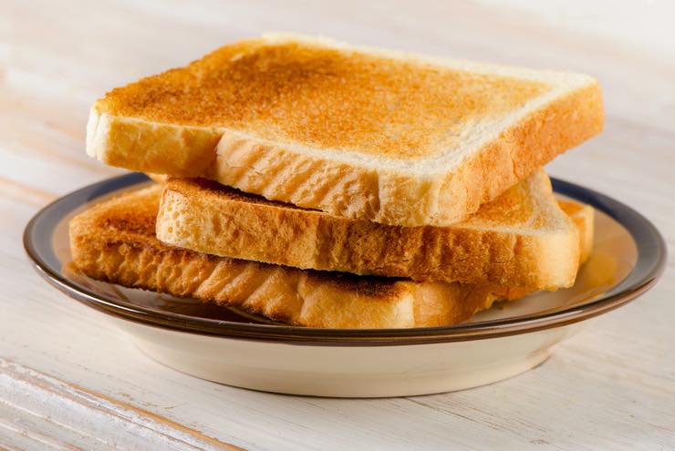 Toast: cos'è l'acrilammide