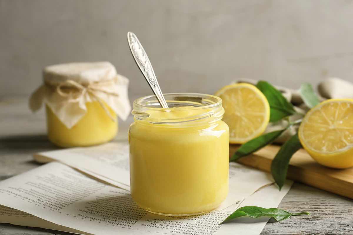 Delicata e profumatissima: la crema al limone (leggerissima) da gustare al cucchiaio per un dessert che fa girare la testa