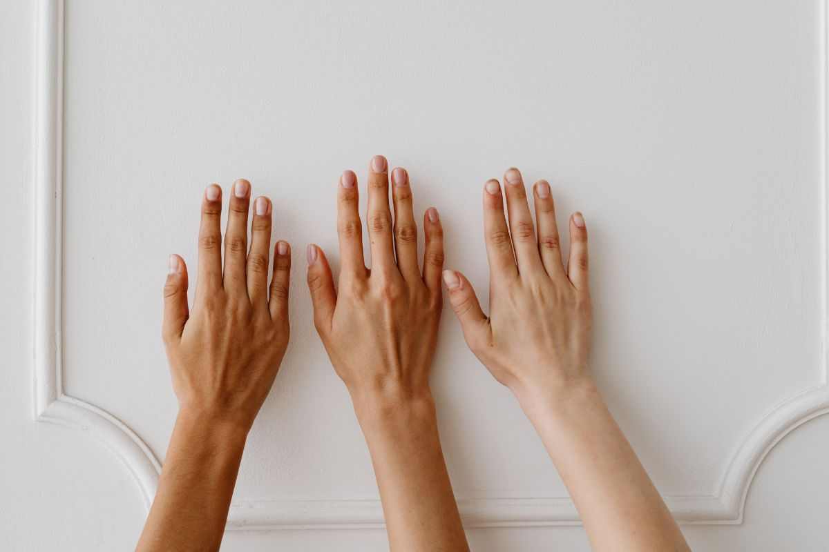 Come curare la pelle delle mani: pochi trucchi per un effetto che ringiovanisce