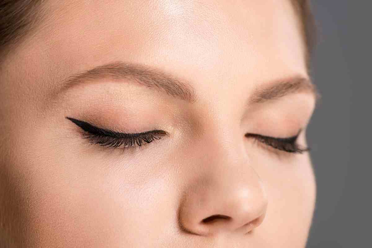 Mettere l’eyeliner come un vero make up artist: ecco 5 trucchi che nessuno vi ha mai voluto svelare