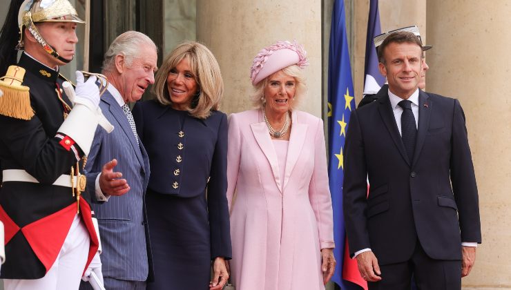 Carlo Camilla regole abbigliamento Parigi