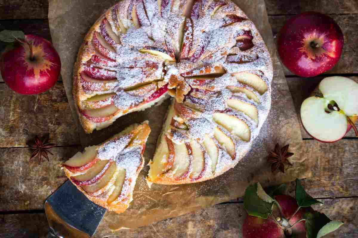 Niente olio, né burro: questa torta di mele è morbida ed umida al punto giusto, ecco la ricetta