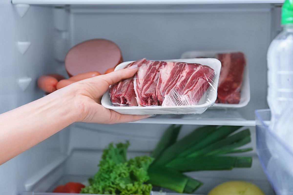 Congelare la carne in casa, è questo il trucco per non perdere sostanze nutritive: non perderà neanche il gusto