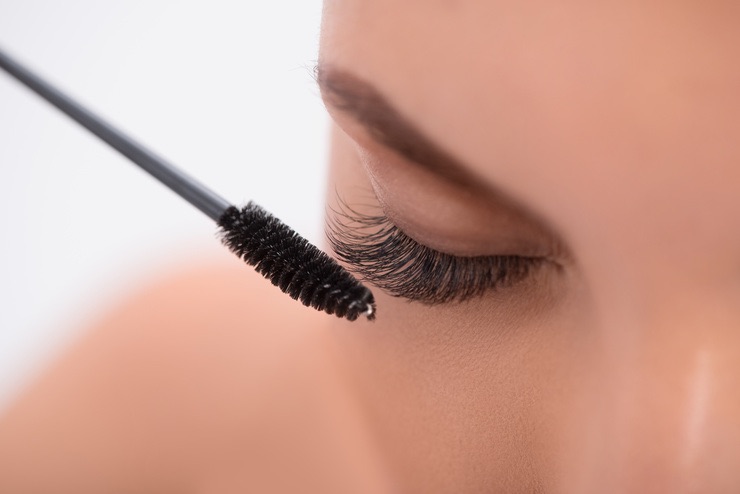 Mascara: cosa fare e cosa evitare per ciglia perfette