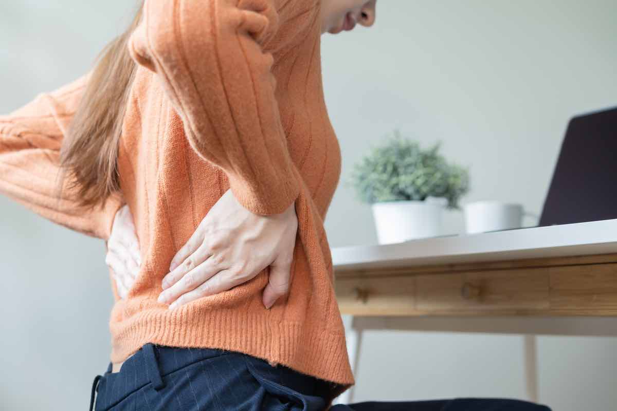 Dolore ai reni o mal di schiena? Ecco come riconoscere i sintomi ed intervenire immediatamente