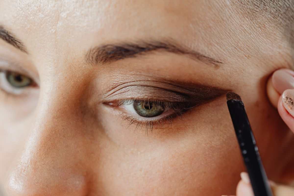 Occhi piccoli addio: il segreto per ingrandire lo sguardo mai rivelato dai make-up artist