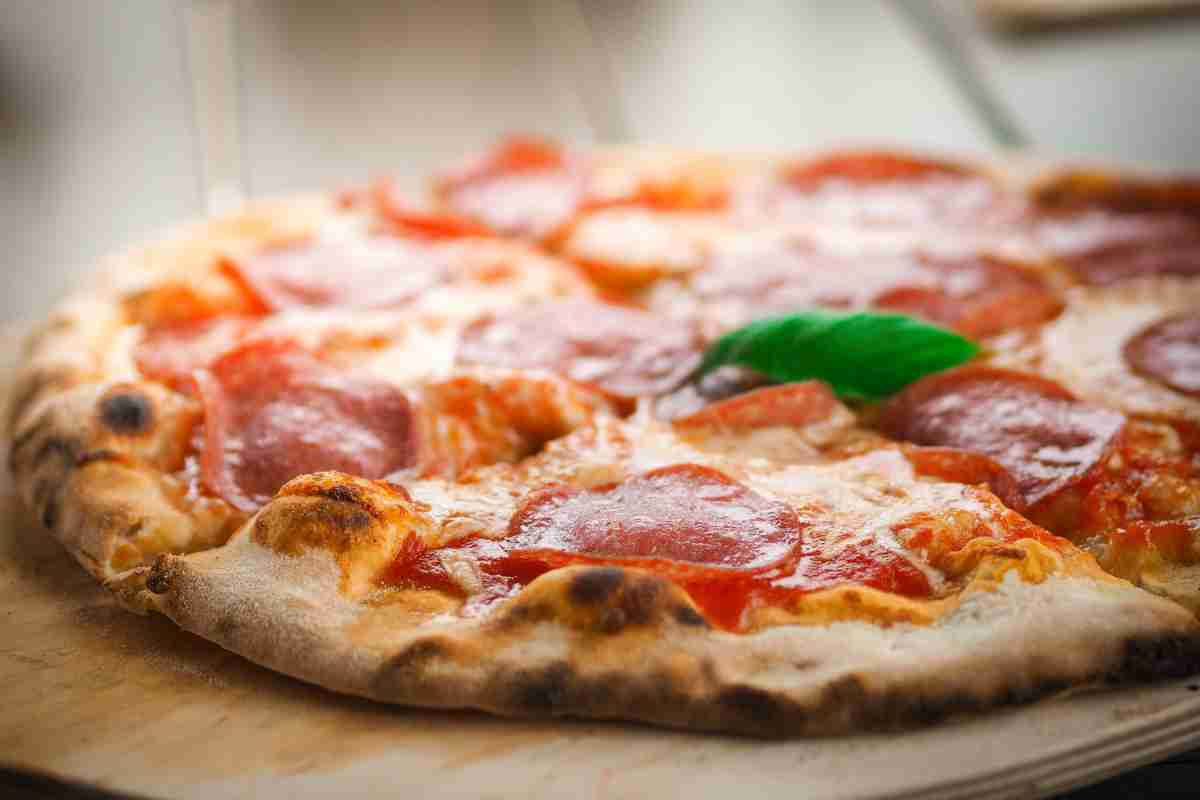 Per costruire un forno a legna perfetto per il giardino bastano solo 50€: pane e pizza cotti come al ristorante