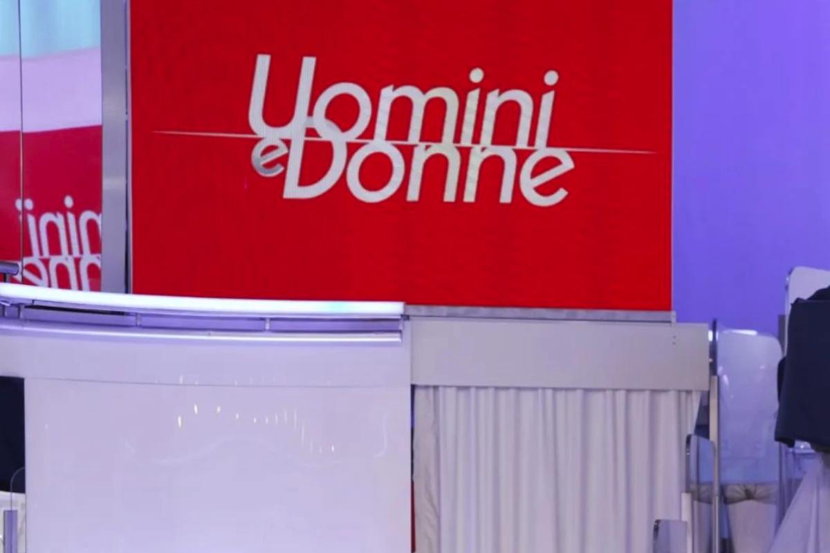Uomini e Donne, così Maria De Filippi ha silurato una storica coppia over: il duro sfogo sui social