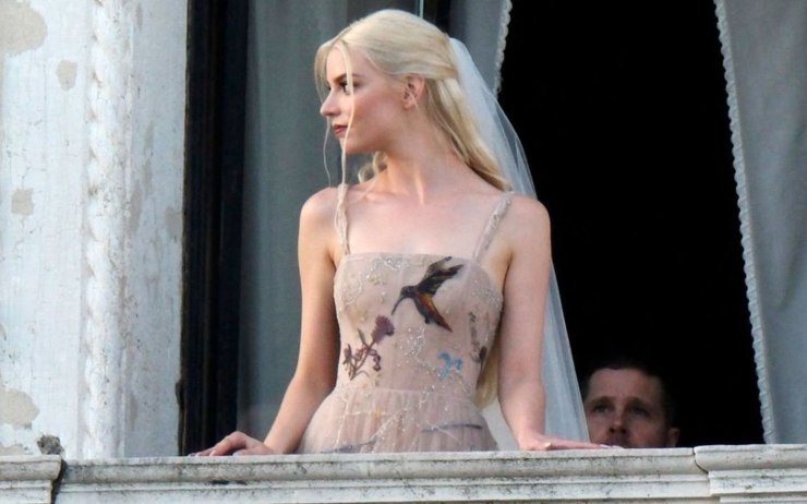 Anya Taylor-Joy nel suo abito da sposa Dior