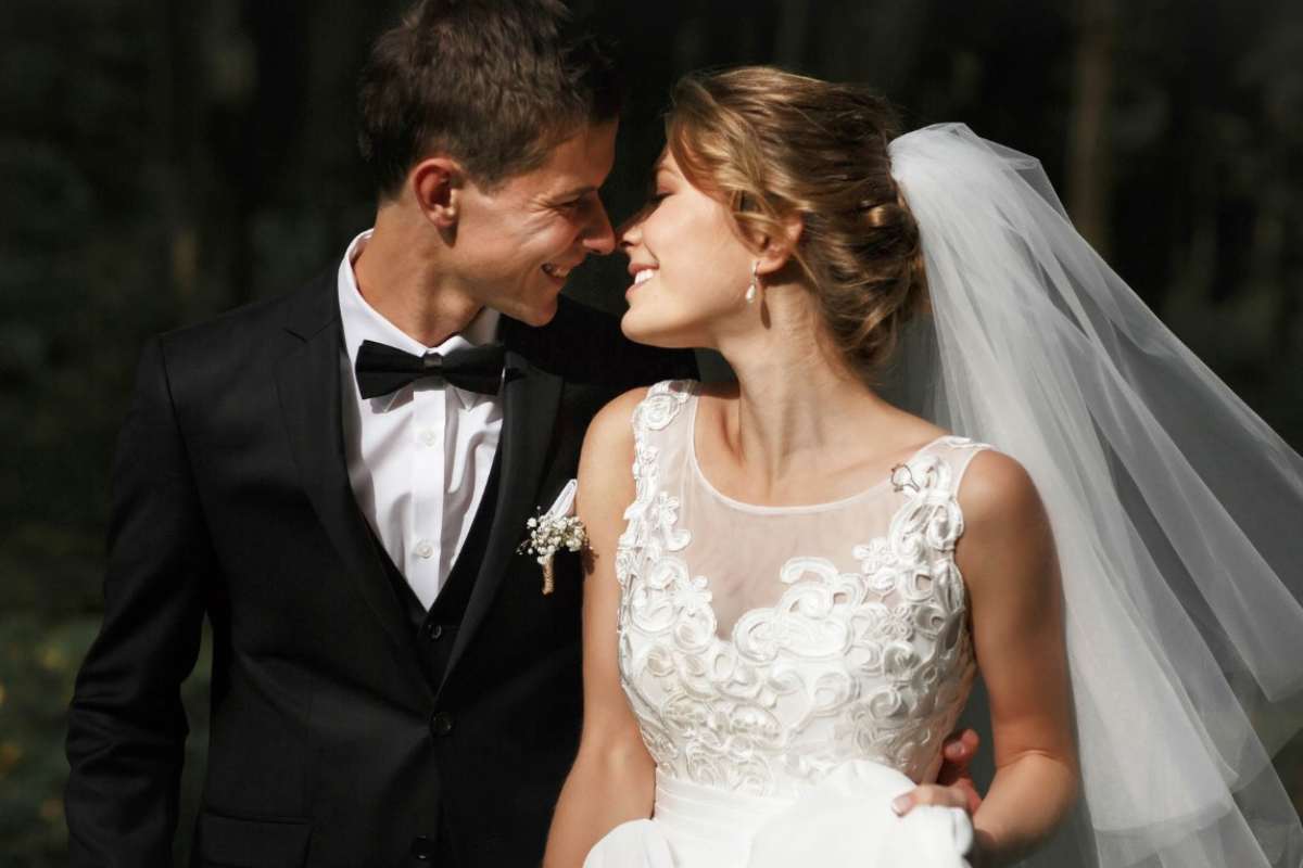 Si chiama First Touch ed è l’ultima tendenza nel mondo del wedding: ecco cosa fanno gli sposi prima del SI