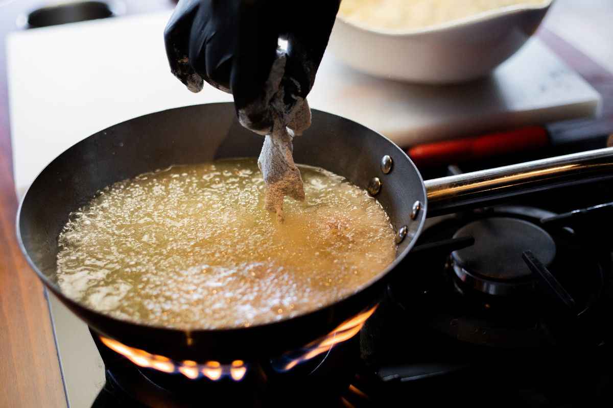 Olio della frittura, non buttarlo! Fallo diventare un ottimo sapone, ecco come