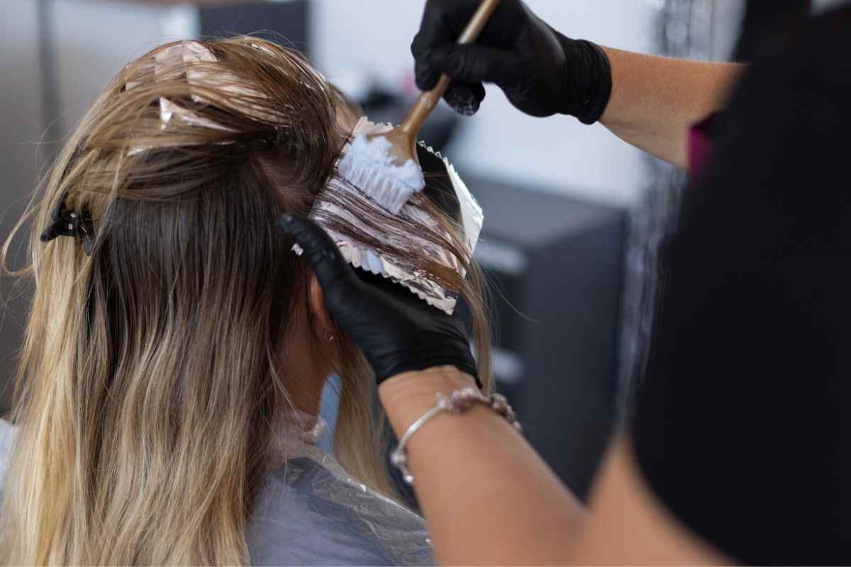 Tinta per capelli, come farla durare di più: 6 pratici consigli