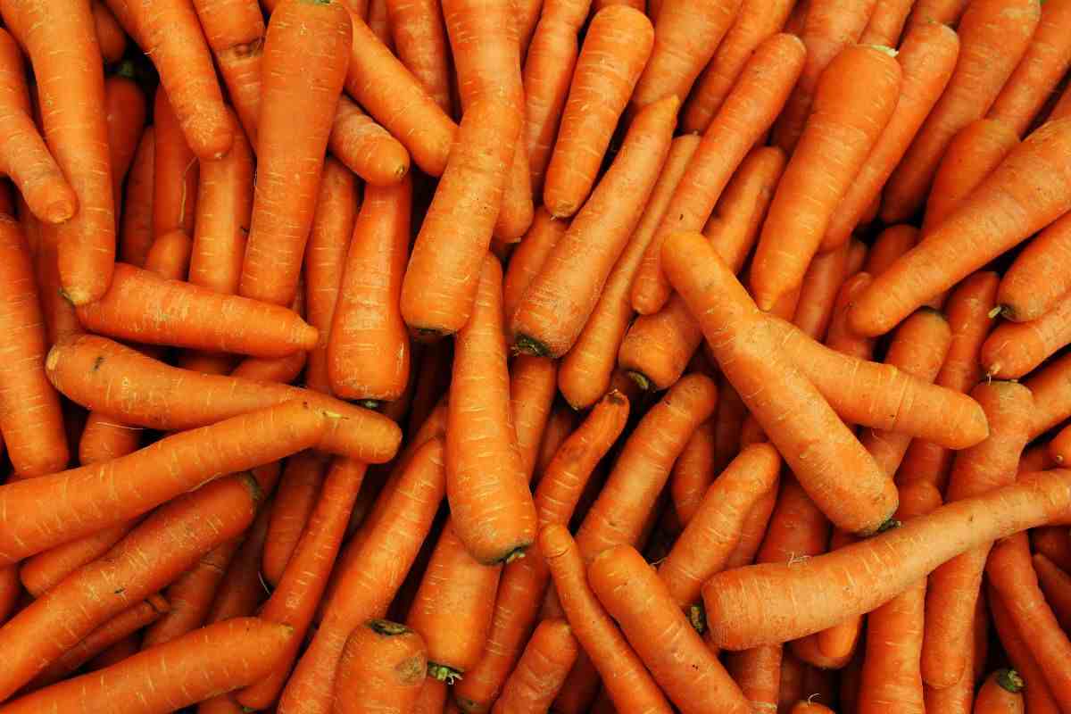 Basta carote alla julienne: con un pizzico di curcuma prepari un contorno gustosissimo!