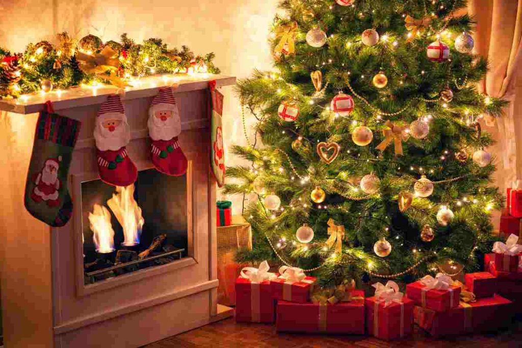 Come coprire la base dell'albero di Natale in modo originale e chic