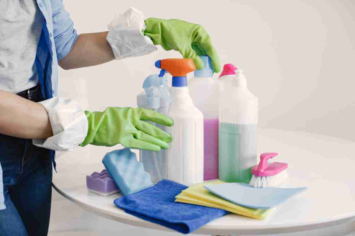 Come pulire la cantina: i rimedi fai da te per farlo bene e in poco tempo
