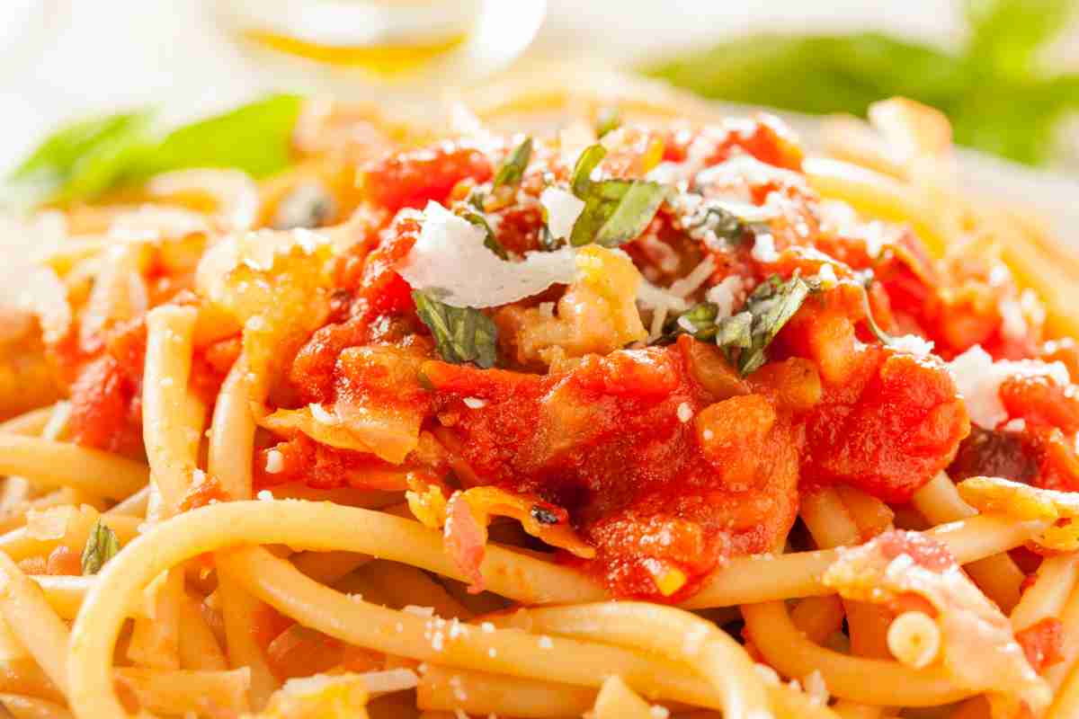 Pasta all'amatriciana ricetta