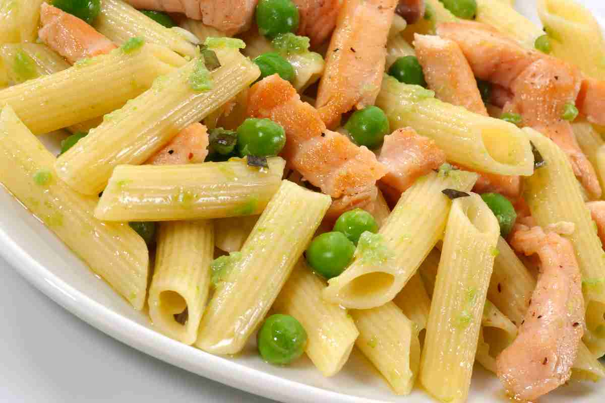 Pasta con il salmone ricetta