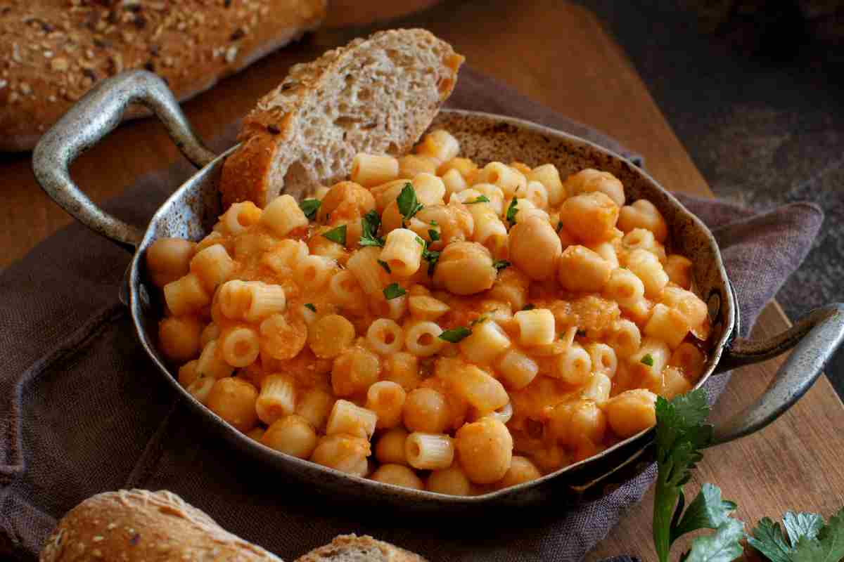 Pasta e ceci alla romana, ricetta facile per un primo delizioso